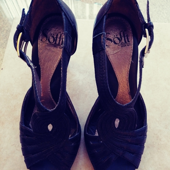 Black Soft Shoes Size 4. Good Condition. - Picture 5 of 6